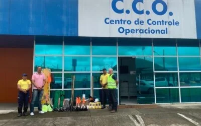 Brigadistas voluntários recebem materiais de auxílio a resgates