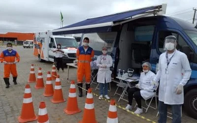 Campanha de vacinação pretende imunizar 500 caminhoneiros neste sábado (25/04)