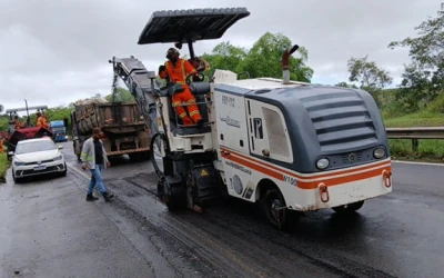 VIABAHIA realiza manutenção de pavimento na BR-324