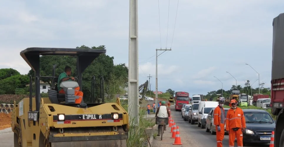 VIABAHIA AVANÇA NA CONSTRUÇÃO DE DESVIO EM DUAS FAIXAS, NA BR-324