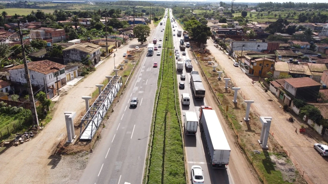 VIABAHIA implantará desvio temporário na BR-324 para instalação das rampas e vão central da passarela do Bessa 