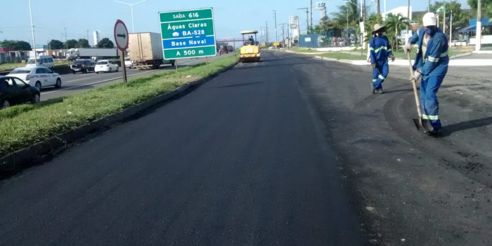 VIABAHIA avança em obras de recuperação do pavimento na via marginal da BR-324