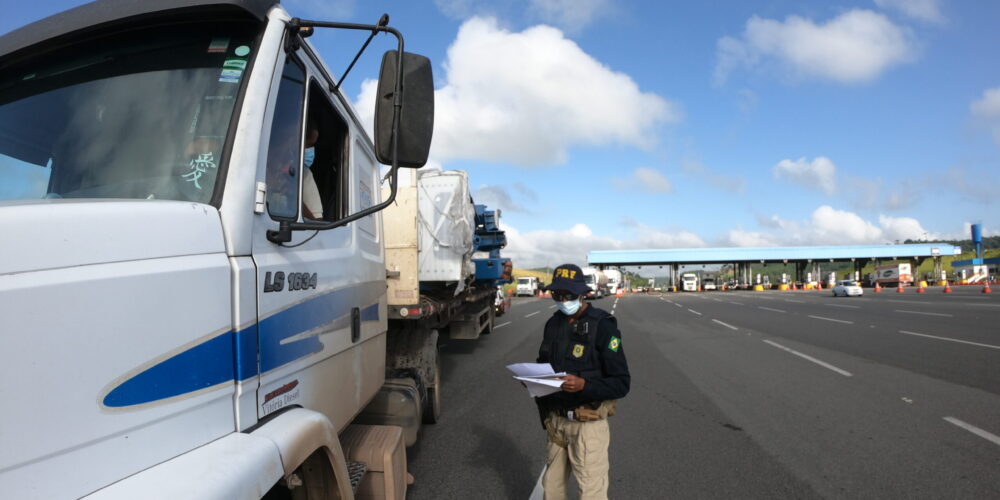Operação cargas indivisíveis: VIABAHIA apoia PRF em fiscalização a veículos pesados